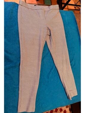 Amanda and Chelsea Slacks pants size 4